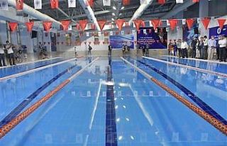 Biga’ya kapalı yüzme havuzu açıldı