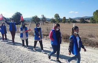 Bilecik’te 4 kilometrelik doğa yürüyüşü yapıldı
