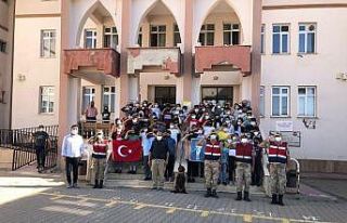 Bingöl’de jandarma çocukların ilk ders günü...
