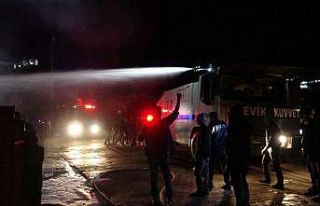 Bingöl’deki depo yangınına TOMA müdahale etti