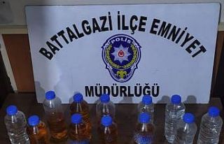 Bir araçtan 10 litre sahte alkol ele geçirildi