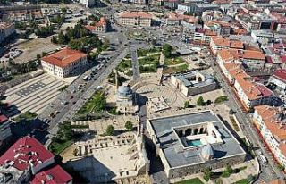 Bir meydan, 3 medeniyet, 8 eser, açık hava müzesi...