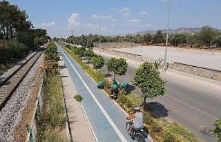 Bisiklet yolu güzelleşiyor