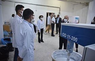 Bitlis’te öğrencilerin ürettiği boyalar okulların...