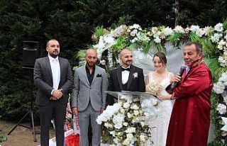 Bolu Belediye Başkanı Özcan, yeni çiftten 6 çocuk...