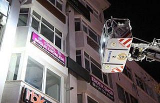 Bolu’da, ruhsatsız ’Erotik Shop’, tabelası...