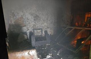 Buharkent’te yanan ev kullanılamaz hale geldi