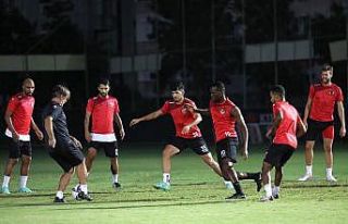 Bülent Korkmaz, Alanyaspor ile ilk antrenmanına...