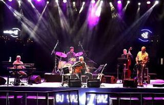 Bülent Ortaçgil, Güz Konserleri’nde nostalji...