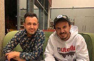 Buray, Avusturalyalı dostunu Çal’da buldu
