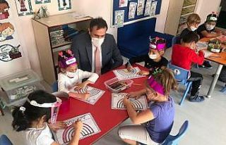 Burhaniye’de Kaymakam Memiş okulları ziyaret etti
