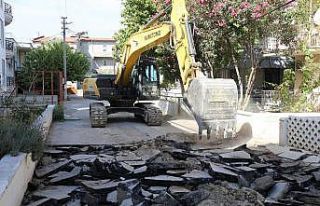 Burhaniye’de yollar yenileniyor