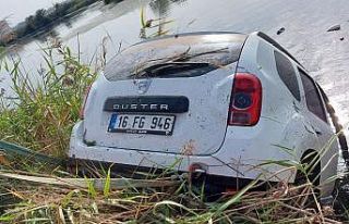 Bursa’da çaldıkları otomobili dereye attılar