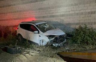 Bursa’da kız arkadaşı ile duvara çarparak kaza...