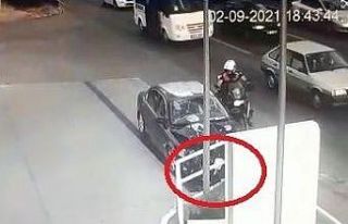 Bursa’da polisten kaçarken genç kıza çarparak...