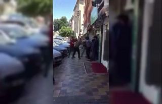 Bursa’da tekme tokat müşteri kavgası