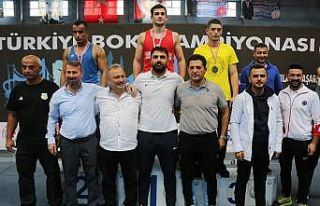 Bursalı boksör Büyükdağ Türkiye şampiyonu oldu
