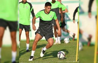 Bursaspor’un yeni transferleri Nicolas Zalazar ve...