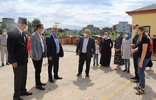 Çarşamba’da ’çocuklar okula, veliler aşıya’