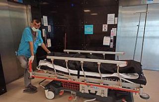 Çatıdan düşen işçi hastanede hayatını kaybetti