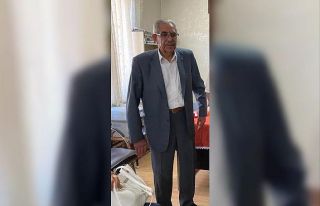 Çeyrek asırlık başkan tekrar seçildi
