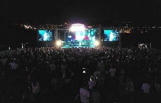 Ceza’dan unutulmaz performans