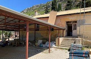 Çiçekoluk’ta eski okul binası yenileniyor