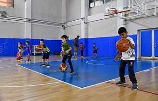 Çocuklar jimnastik ve basketbol kurslarına yoğun...