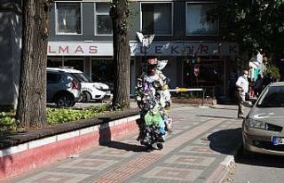 Çöpler sokaklarda böyle yürüdü
