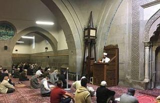 Cuma vaazında ticarette dürüstlük anlatıldı