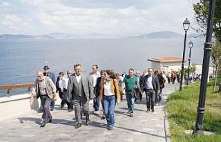 Demokrasinin uç beyleri “Demokrasi Adası”nda