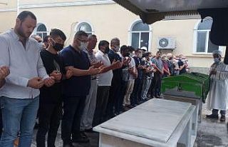 Denizde hayatını kaybeden muhtar defnedildi