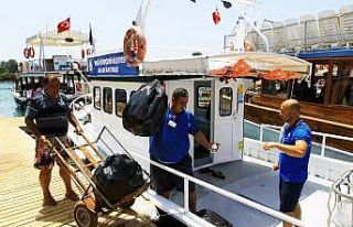 Denizlerden 2,5 milyon ton atık toplandı