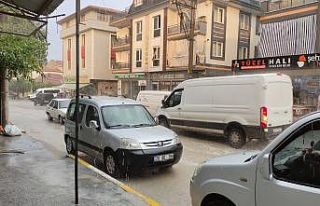 Denizli’ye aylar sonra yağan yağmur sevindirdi