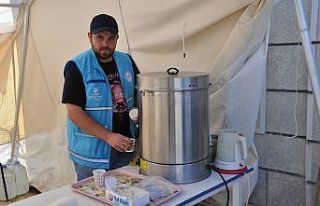 Depremden etkilenince sel bölgesinin gönüllüsü...