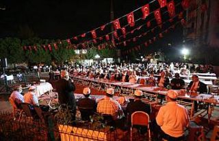 Derinceli şehit baba evinde dualarla anıldı