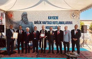 Develili esnaf yılın ahisi seçildi