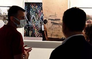 Dijital kolaj sanatı sergisi Muratpaşa’da açıldı