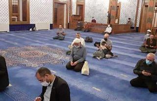 Diyanet Karabağ şehitlerini andı