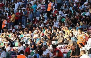 Diyarbakır’da özlem bitti, tribünlere renk geldi