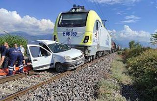 Dörtyol’da hemzemin geçitte tren kazası: 2 yaralı