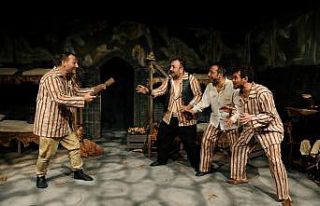 Düşevi Oyuncuları ekimde perde diyecek