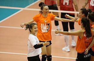 Eczacıbaşı Dynavit, Polonya’ya gidiyor