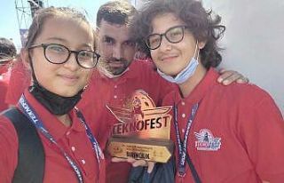 Edremitli gençler Teknofest’te birinci oldu