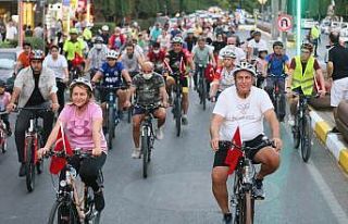 Efeler sağlıklı ulaşım için pedal çevirdi