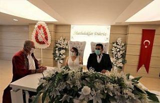 Efeler’de evlenenlerin sayısı arttı