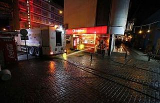 Efeler’in temizlik ekipleri çalışmalarını sürdürüyor