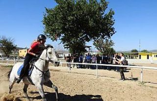Ege Bölgesi’nin en büyük at binicilik tesisi...