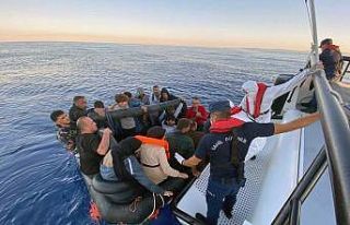 Ege Denizi’nde 57 düzensiz göçmen kurtarıldı