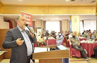 Eğitimciler İl Divan Kurulu Toplantısı’nda bir...